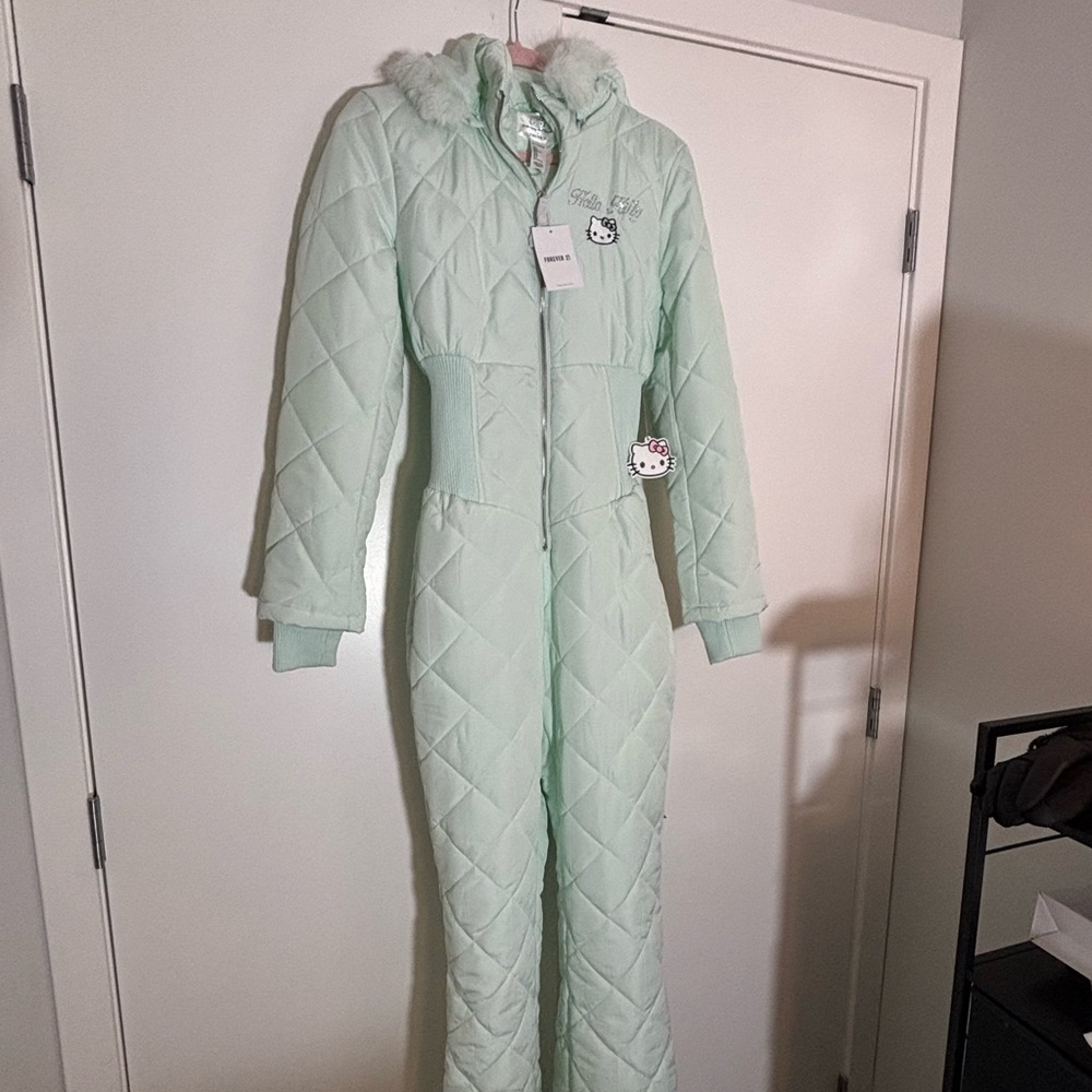 Hello Kitty Quilted Jumpsuit Snowsuit NWT MEDIUM